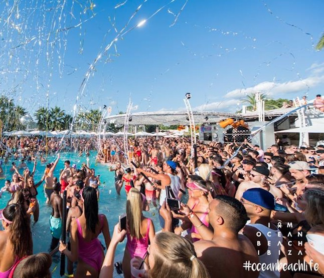 Night Clubs in Ibiza - Bottle Service and VIP Tables | Club Bookers